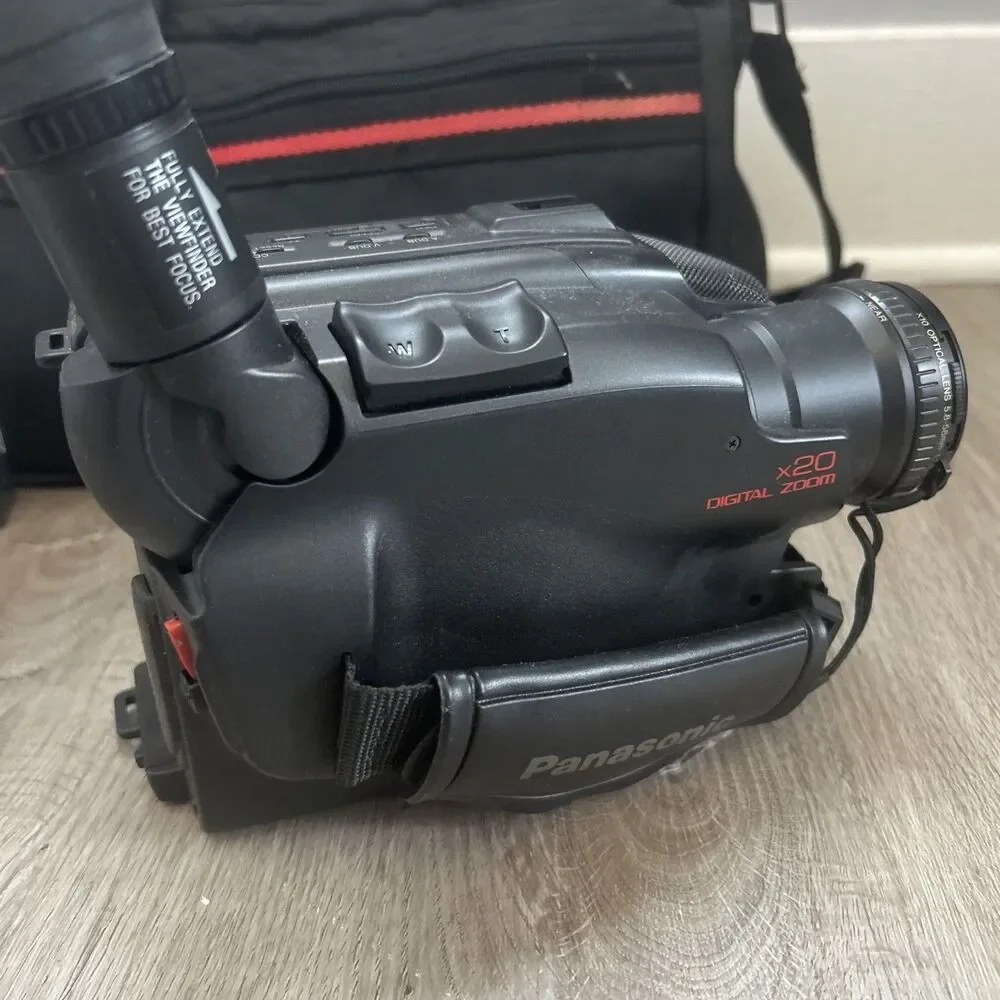 Panasonic Palmcorder PV-43D VHS-C Camcorder w/ Accessories FOR PARTS Bad Battery